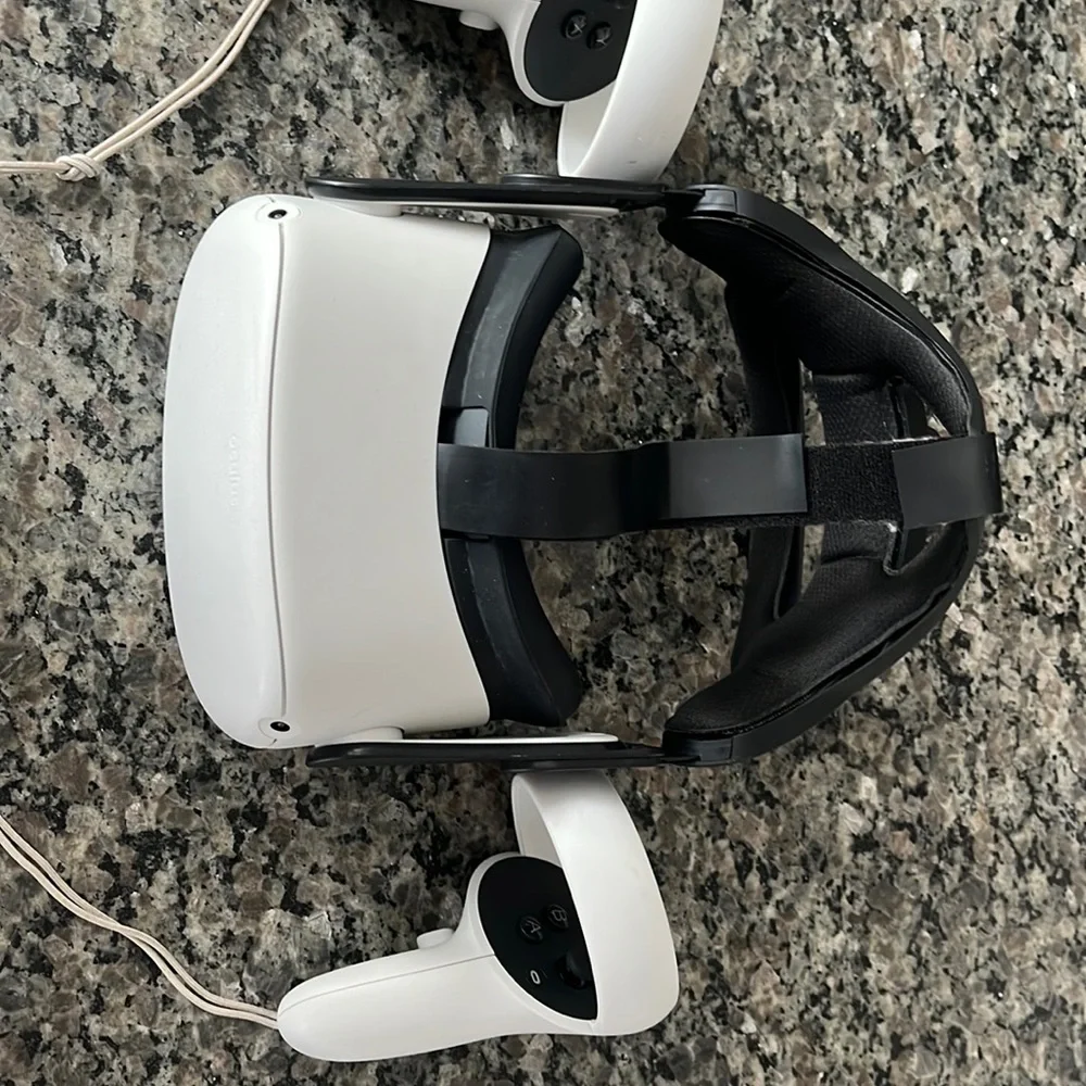Oculus quest 2 64g, got some scratches and scrapes on controller but perfect